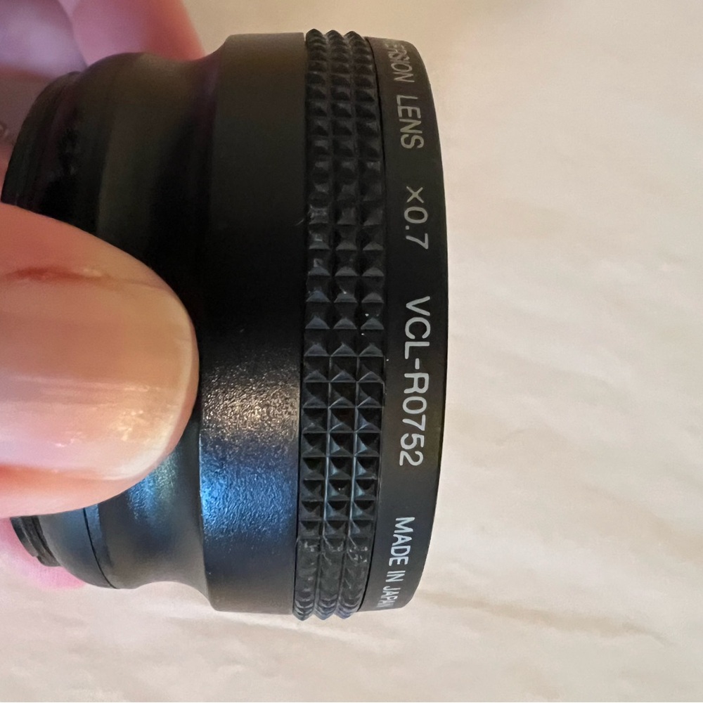 Sony Conversion Lens - Picture 4 of 6